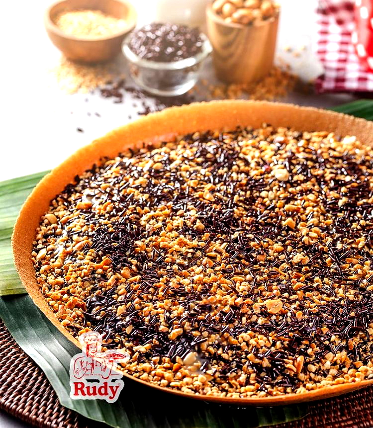 Martabak Jl. Sewadaya: Kudapan Malam yang Menggoda di Jantung Cilacap